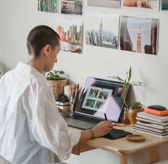 Professional 3D Photoshop software training.